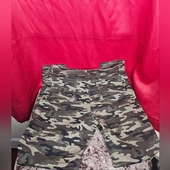 NWOT No Boundaries NOBO Women High Rise Skinny Camouflage Pants Size 13 - Picture 4 of 5